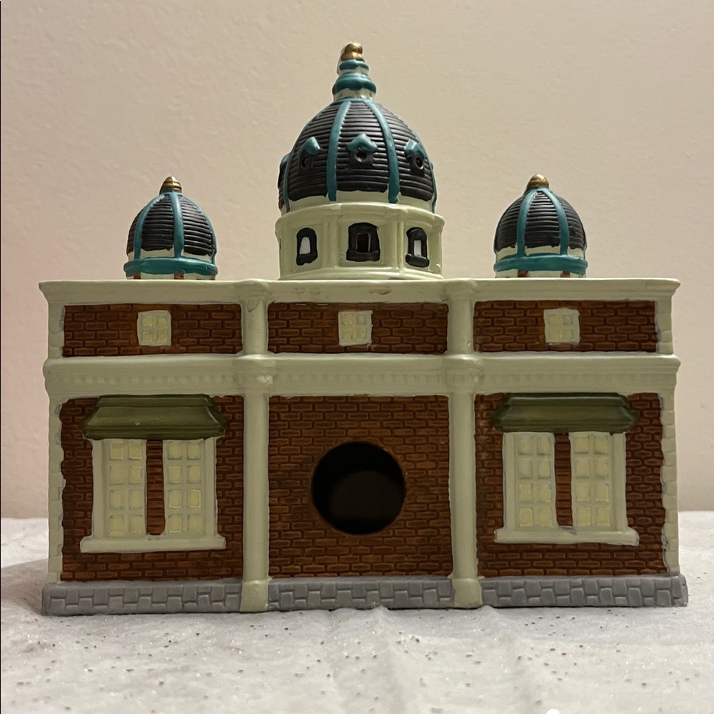 Dickens Keepsake Porcelain Lighted House Village Museum- no cord/light - Picture 7 of 16